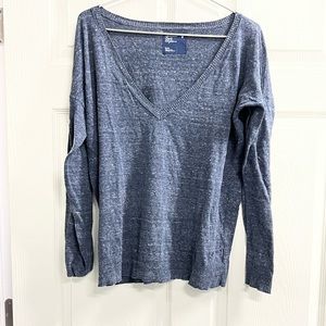 American Eagle Heather Gray Long Sleeve V-Neck Top - Size Medium - VGUC